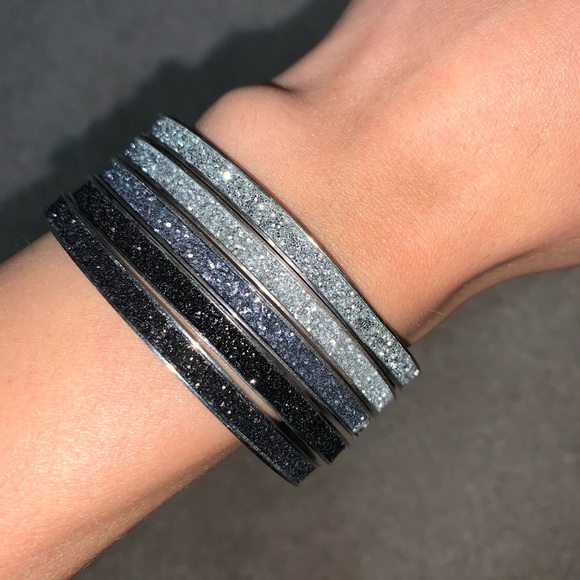 5 glittery bracelets